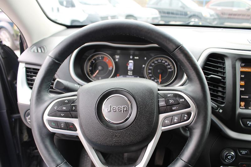 Jeep Cherokee (2018) 2,2 MJT 4X4 LIMITED KŮŽE NAVI  - fotka 18 z 22