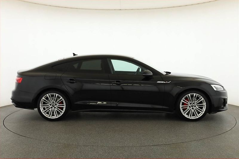 Audi A5 (2022) S-Line 40 TDI - fotka 6 z 19