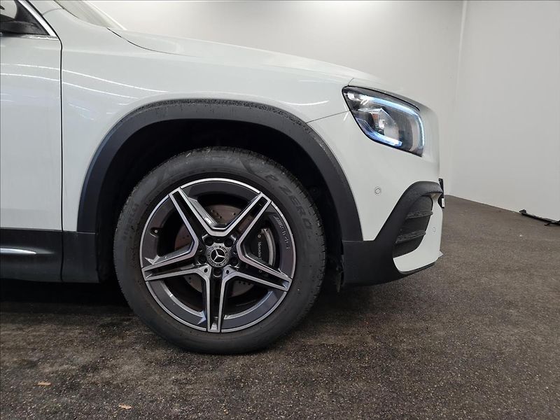 Mercedes-Benz GLB 200 4MATIC AMG Line - fotka 22 z 22
