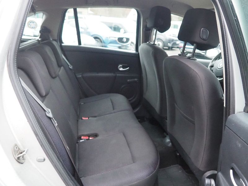 Renault Clio (2008) 1.5 dCi 63 kW - fotka 14 z 30