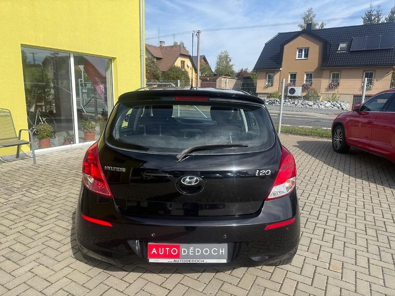 Hyundai i20 (2012) 1,2i VÝHŘ.SEDADLA JEN 107tis. - fotka 6 z 27