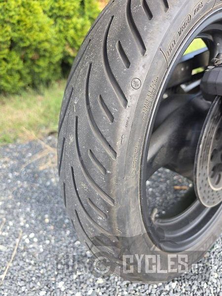 Suzuki GS 500 (2004) - fotka 8 z 15