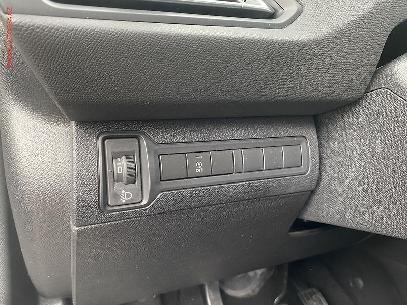 Peugeot 308 (2018) 1.2PT, Style, navi - fotka 13 z 18