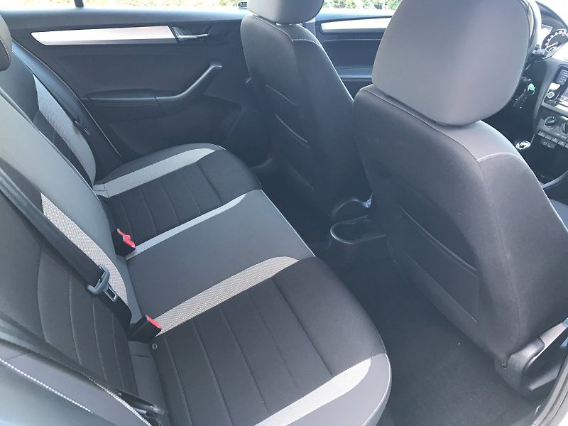 Škoda Rapid (2017) Ambition 1,0 TSI - fotka 16 z 24