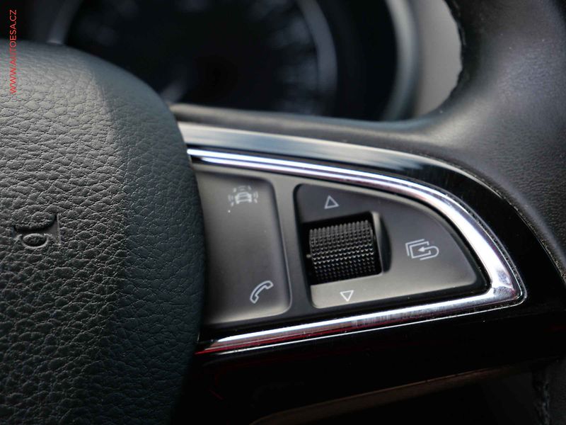 Škoda Octavia (2015) 2.0 TDi, ČR, Navi, bixen - fotka 12 z 24