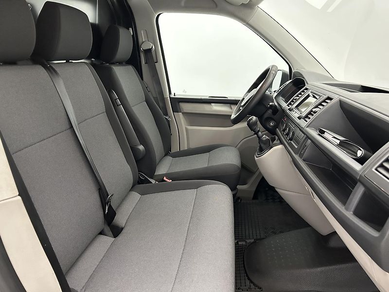 Volkswagen Transporter 2.0 TDI Long - fotka 19 z 22