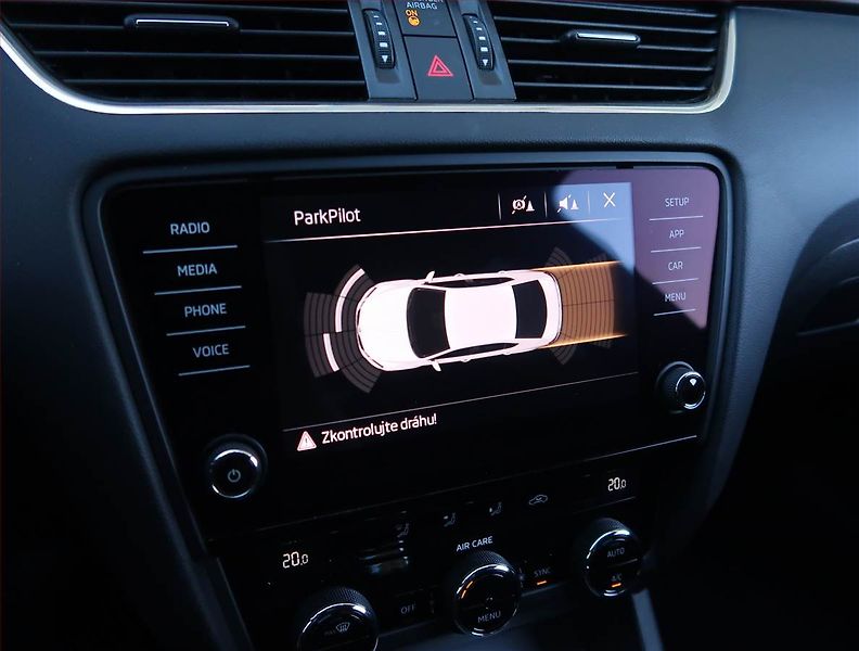 Škoda Octavia (2017) 1.6 TDI, Automat, Serv.kniha - fotka 16 z 18
