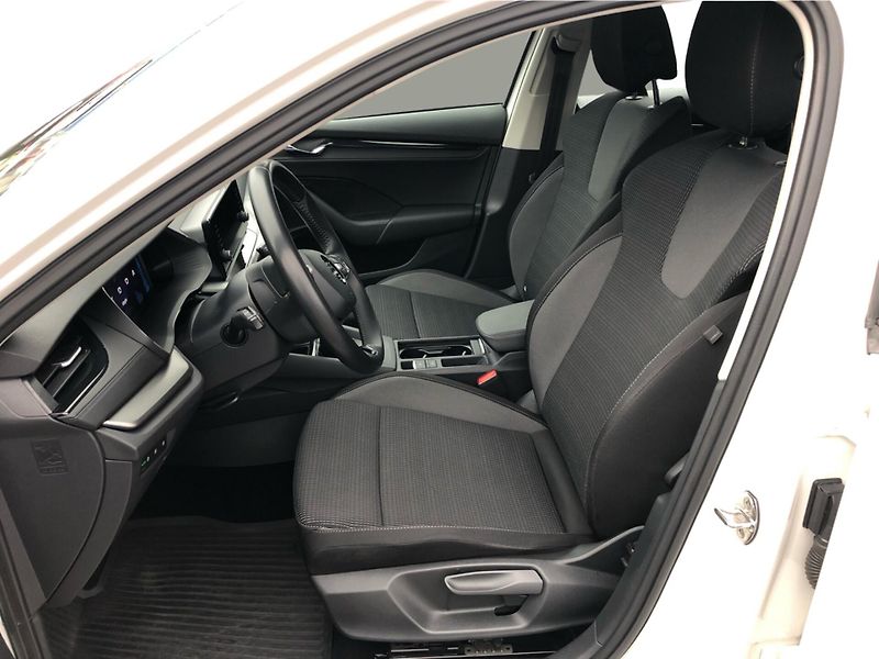 Škoda Octavia 2,0TDi 85kW AMBITION PLUS - fotka 11 z 28