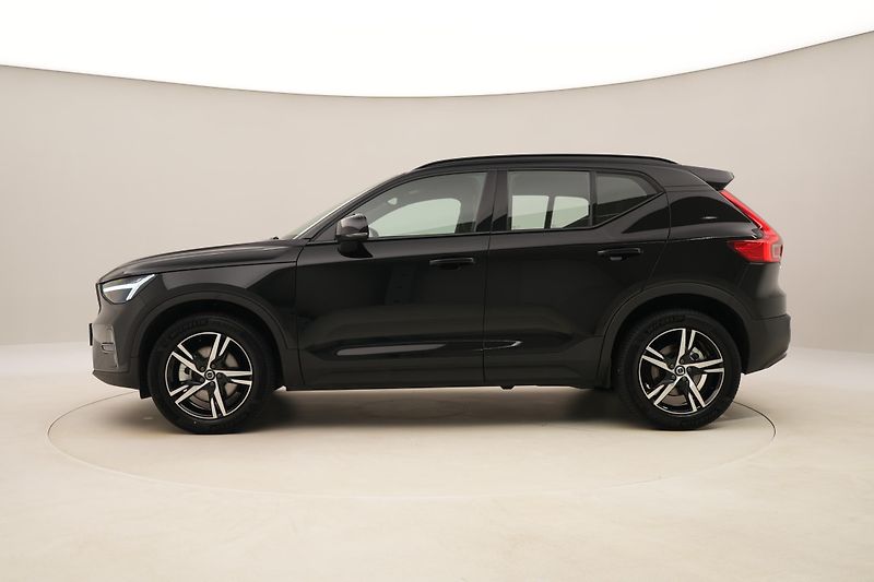 Volvo XC40 (2026) B3 AUT DARK PLUS - fotka 8 z 60