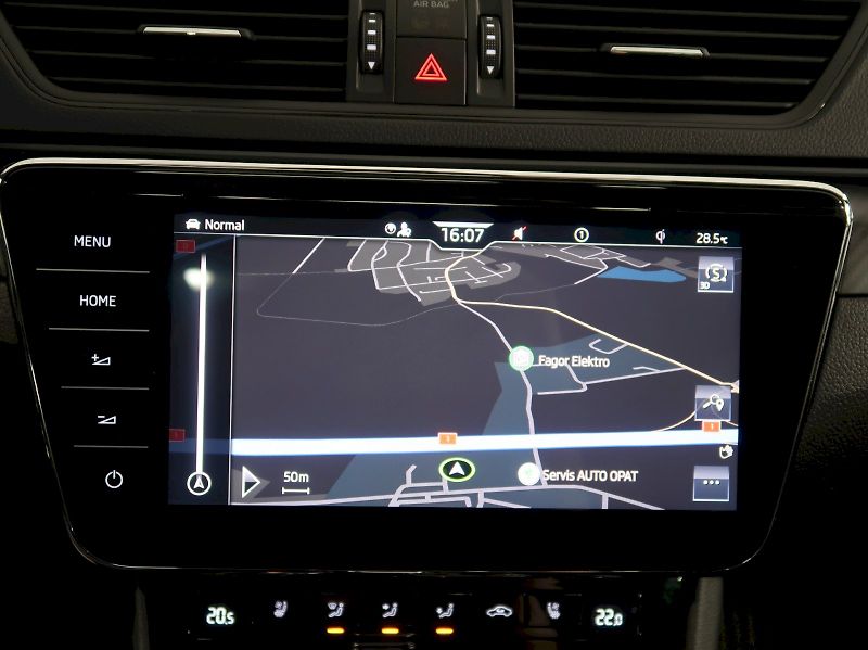 Škoda Superb (2023) iV SPORTLINE 1.4TSI 160KW DSG - fotka 32 z 48