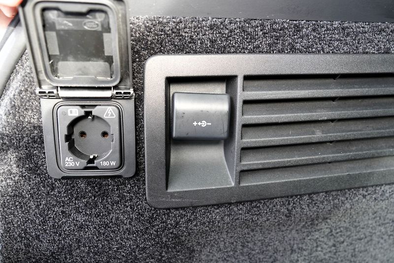 Land Rover Range Rover 4.4 SDV8 LWB  Autobiography,ČR - fotka 13 z 50