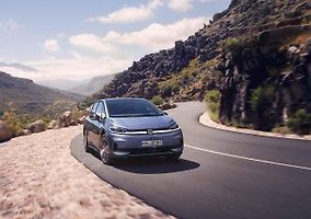 Elektrický Volkswagen třídy Golf teď nabídne jak dobré jízdní vlastnosti, tak příjemný interiér.