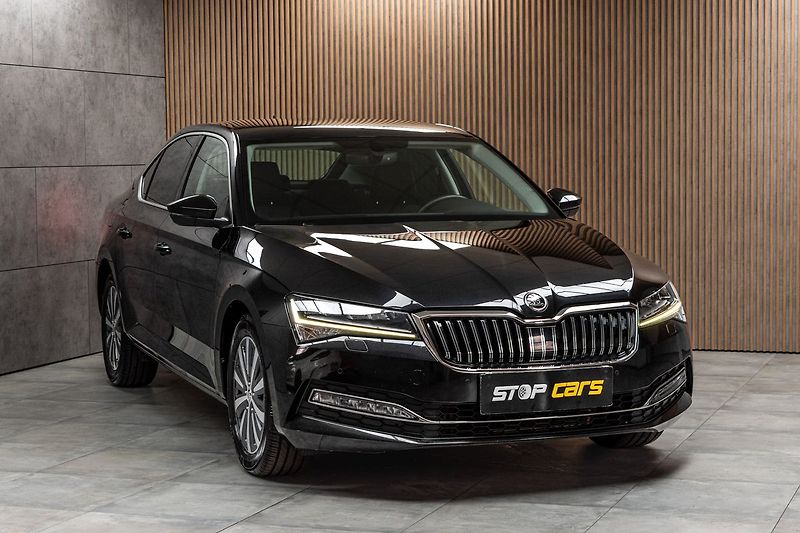 Škoda Superb 1.5 TSI STYLE*VIRTUAL*ČR 1.MAJ - fotka 3 z 43