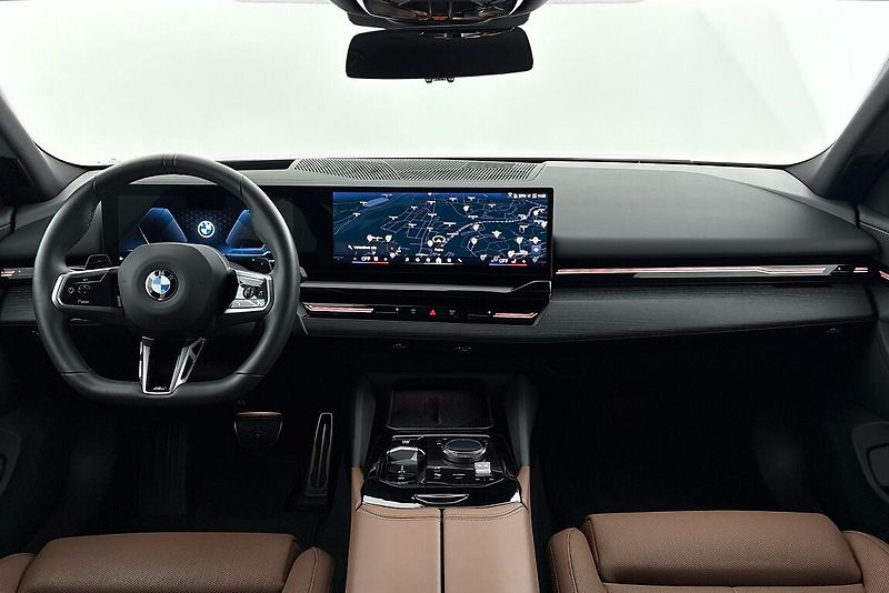 BMW Řada 5 540d xDrive Touring - fotka 7 z 12