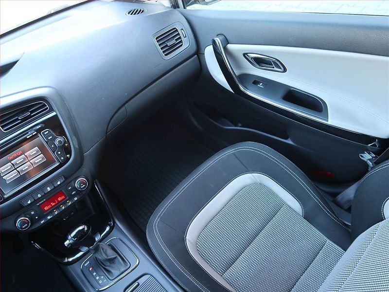 Kia Ceed (2013) Gold 1.6 GDI, Automat, Navi - fotka 8 z 18