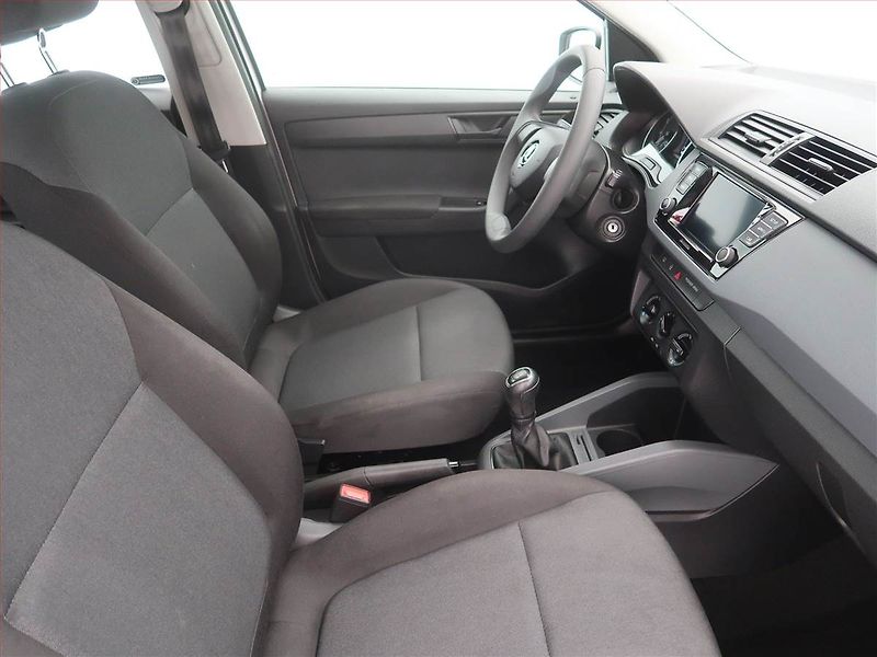 Škoda Fabia (2022) 1.0 TSI, Serv.kniha - fotka 9 z 15