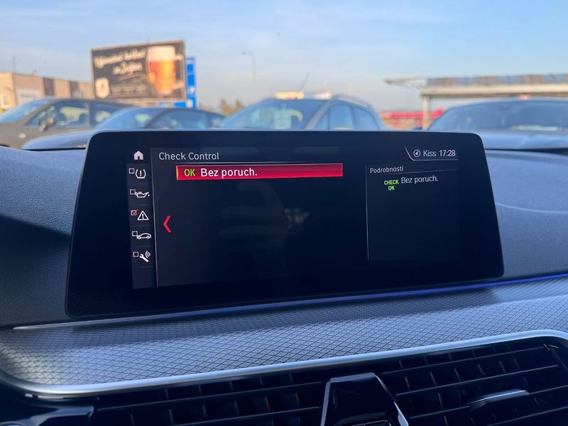 BMW Řada 5 (2018) 540i G31 3,0 250KW MPACKET 4X4 - fotka 29 z 50
