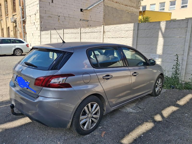 Peugeot 308 (2014) - fotka 6 z 6