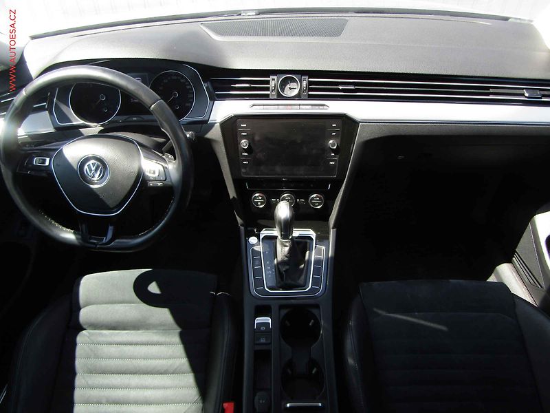 Volkswagen Passat (2018) 2.0 TDi 4x4, ČR, DSG, STK7/28 - fotka 8 z 21