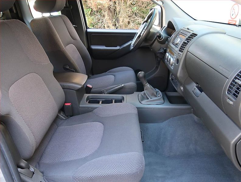 Nissan Navara (2008) 2.5 DCi, 4X4 - fotka 9 z 18