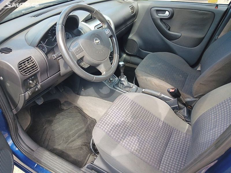 Opel Corsa 1.2 - fotka 10 z 23