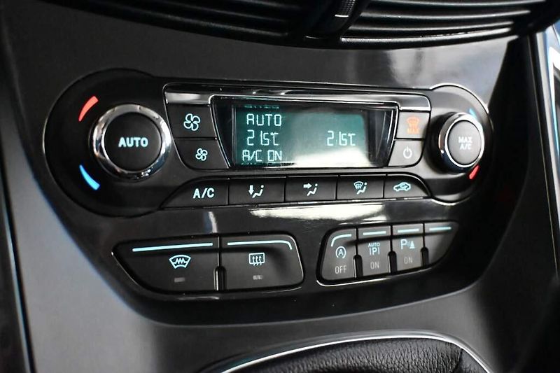 Ford Kuga (2016) 2.0 4x4 INDIVIDUAL Bi-Xenon Ta - fotka 20 z 36