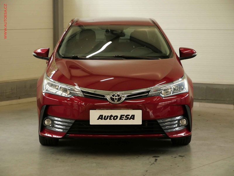 Toyota Corolla (2019) 1.6i, 1.maj,ČR, AC, park. - fotka 2 z 20