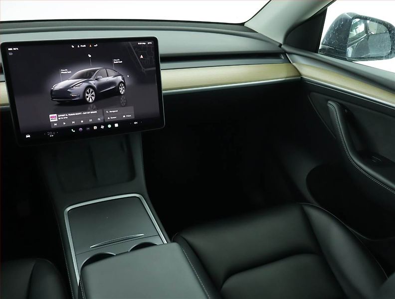 Tesla Model Y (2022) Long Range AWD 79kWh, SoH 89% - fotka 8 z 24