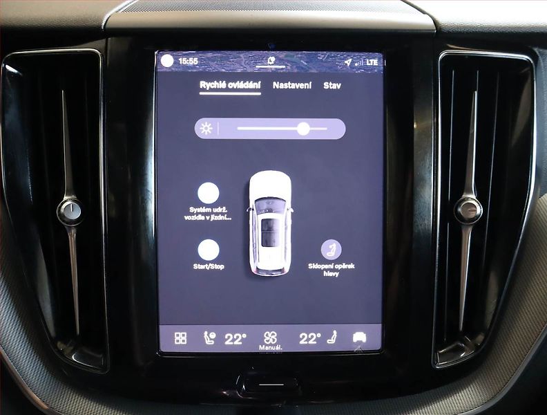 Volvo XC60 (2023) B4 AWD - fotka 17 z 32