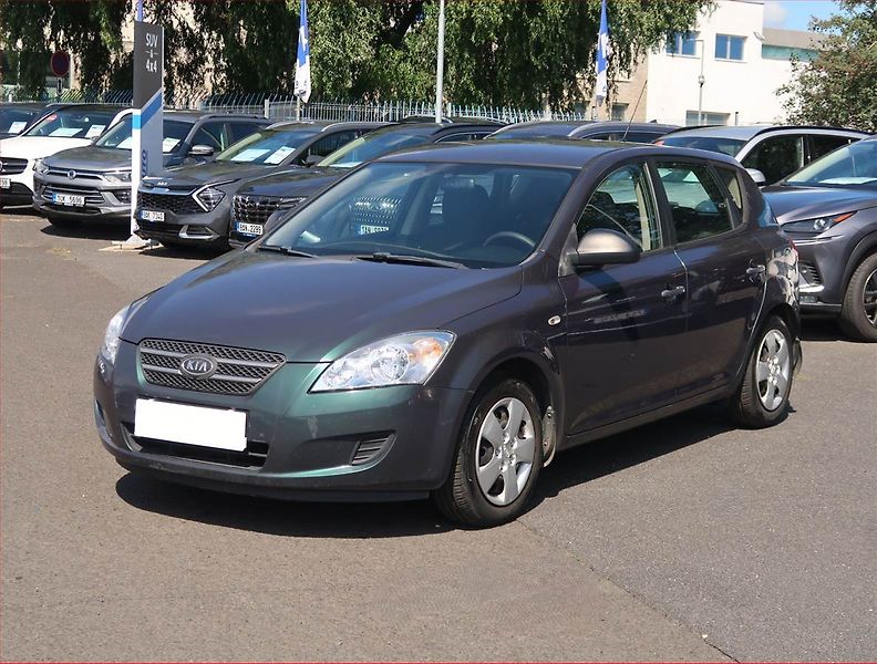 Kia Ceed (2008) 1.4 CVVT, po STK - fotka 2 z 14