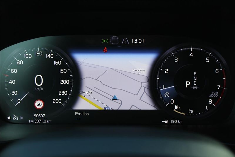 Volvo XC40 2,0 T4  1MAJ,4x4,MOMENTUM PRO - fotka 10 z 35