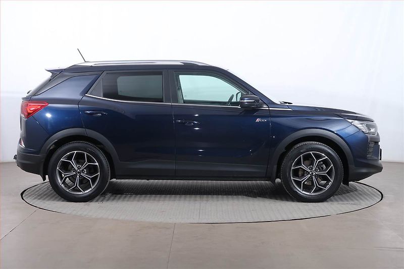 SsangYong Korando (2024) Platinum 1.5 T-GDI - fotka 6 z 30