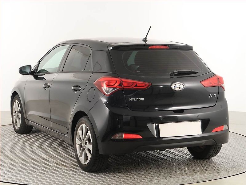 Hyundai i20 (2015) 1.1 CRDi, Serv.kniha, Tempomat - fotka 4 z 17