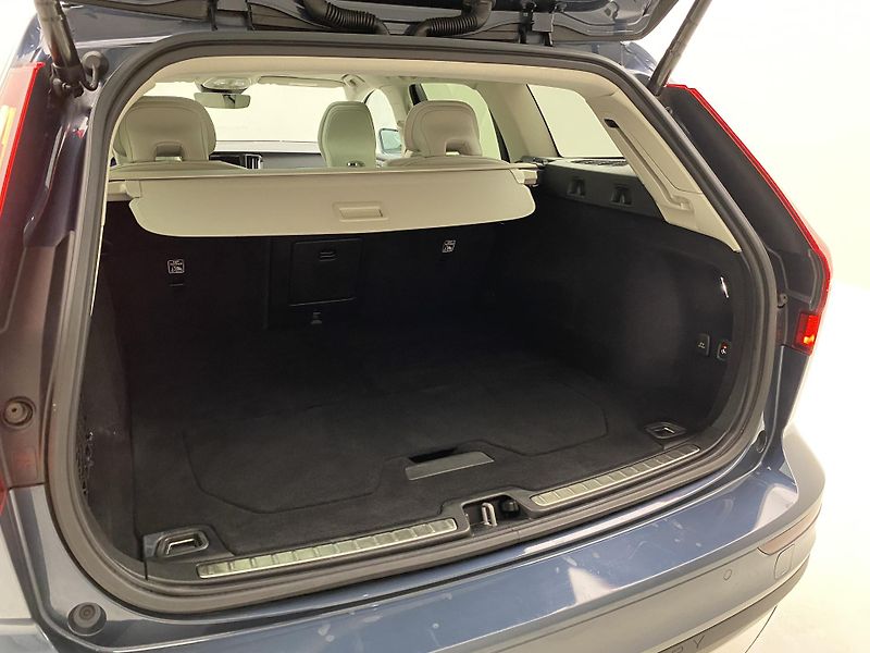 Volvo V60 CC B4 AWD BRIGHT PLUS AUT CZ - fotka 6 z 48