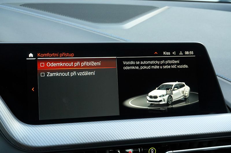 BMW Řada 1 M135i xDrive, Harman, Komfort - fotka 23 z 32