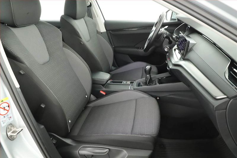 Škoda Octavia (2023) Ambition 2.0 TDI, ČR,1.maj - fotka 7 z 16