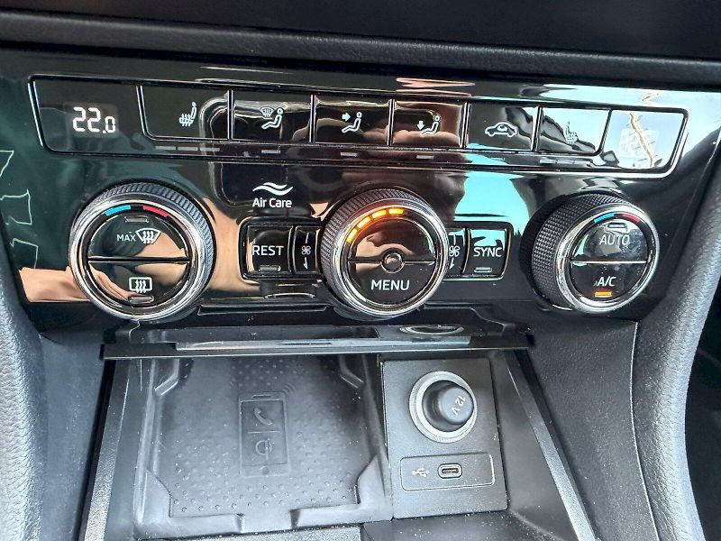 Škoda Superb (2023) 2.0 TDI 110kW Style Matrix Man - fotka 26 z 34