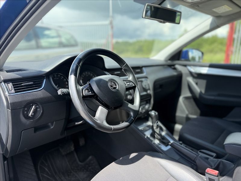Škoda Octavia 2,0 TDI 110kW DSG XENONY - fotka 10 z 28