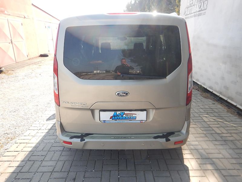 Ford Tourneo Connect 1.6 TDCi, 7 MÍST - fotka 5 z 29