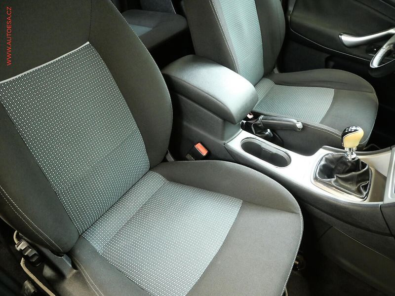 Ford Mondeo (2010) 2.0 TDCi, AC, TZ - fotka 11 z 22