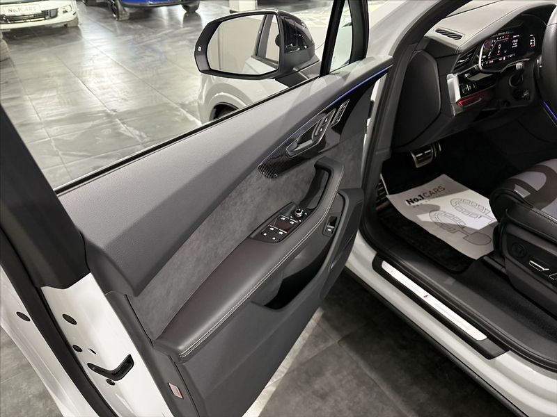 Audi SQ7 4,0   TFSI 507HP MATRIX B&O ČR - fotka 7 z 41