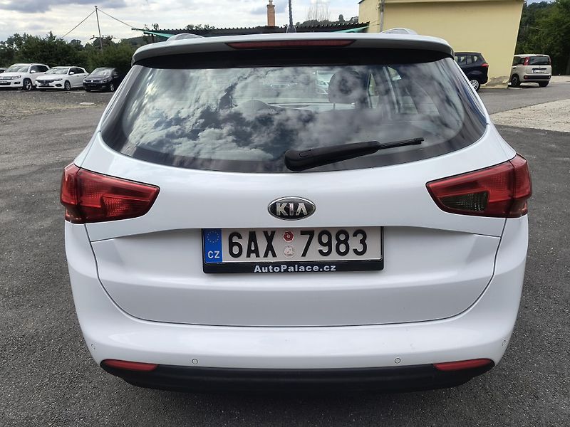 Kia Ceed (2018) 1.6 CRDI 100KW/AC/PDC/LED - fotka 10 z 50