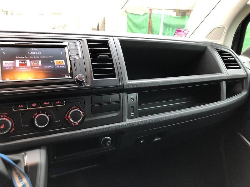 Volkswagen Caravelle (2016) 2,0 TDI 150 kW - fotka 14 z 22