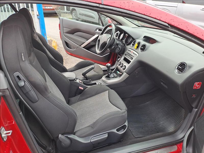 Peugeot 308 CC 1.6i 88kW - fotka 11 z 22