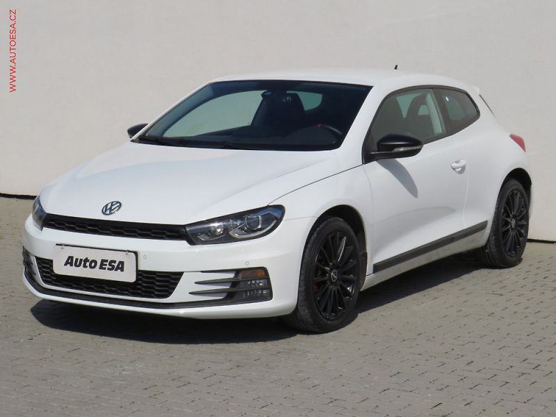 Volkswagen Scirocco (2016) 2.0 TSi, DSG, 132kW - fotka 3 z 3