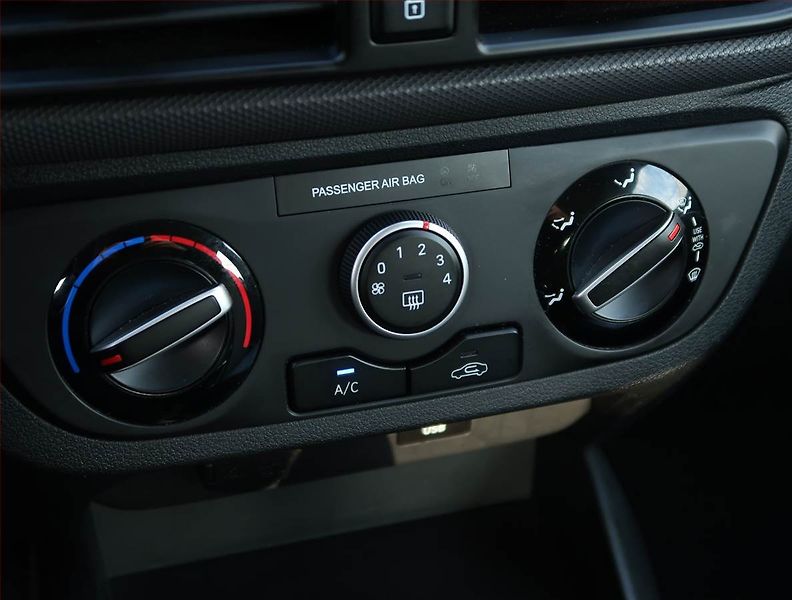 Hyundai i10 (2021) 1.0, Automat, Serv.kniha - fotka 15 z 17
