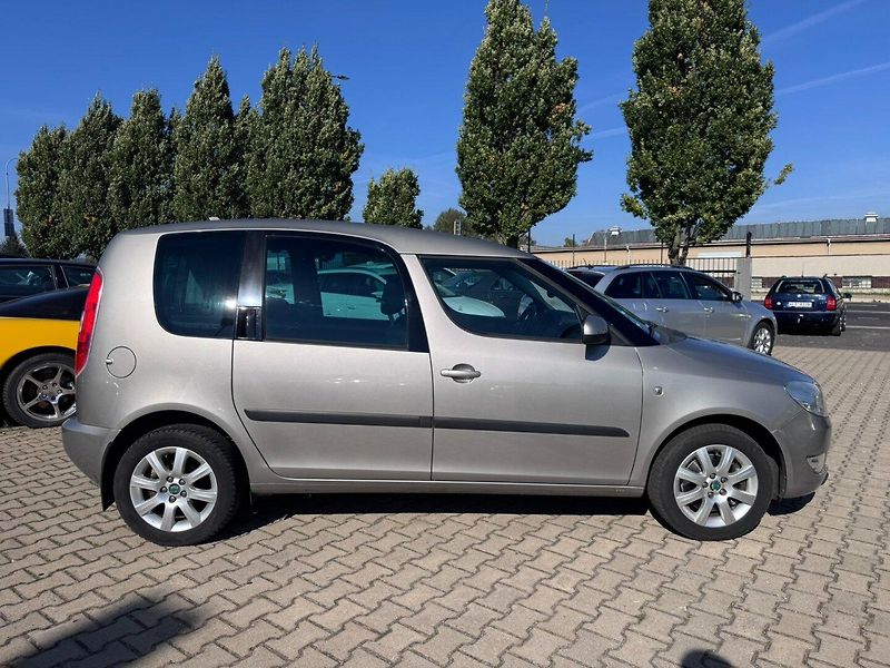 Škoda Roomster (2011) 1,2 TSI 77 KW KILOMETRY TAŽNÉ - fotka 6 z 50
