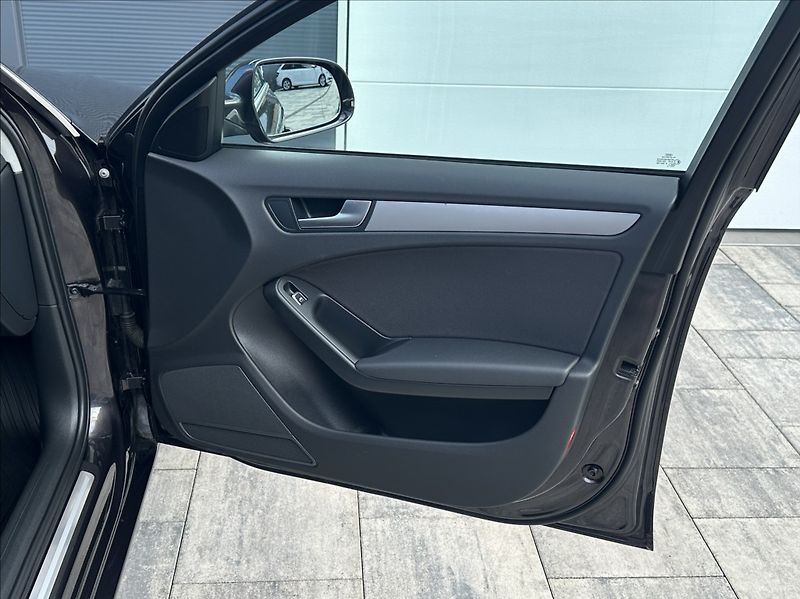Audi A4 3,0 TDI 204PS  Ambiente A/T - fotka 17 z 53