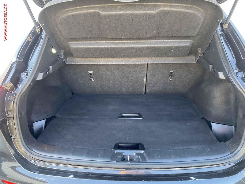 Nissan Qashqai (2020) 1.3TCe, 2.maj,ČR, Klima - fotka 7 z 18