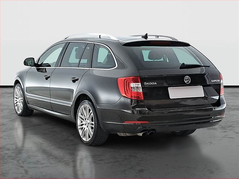 Škoda Superb (2014) 2.0 TDI, Automat, Kůže - fotka 4 z 23